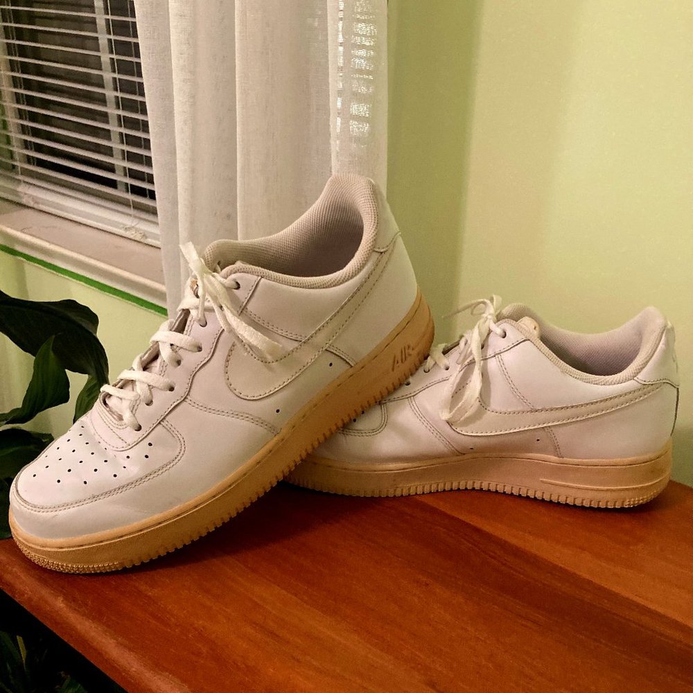 NIKE Men's White Air Force 1 '07 Low Sneakers
